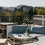 The Social Hub فندق