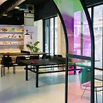 فندق The Social Hub 3*