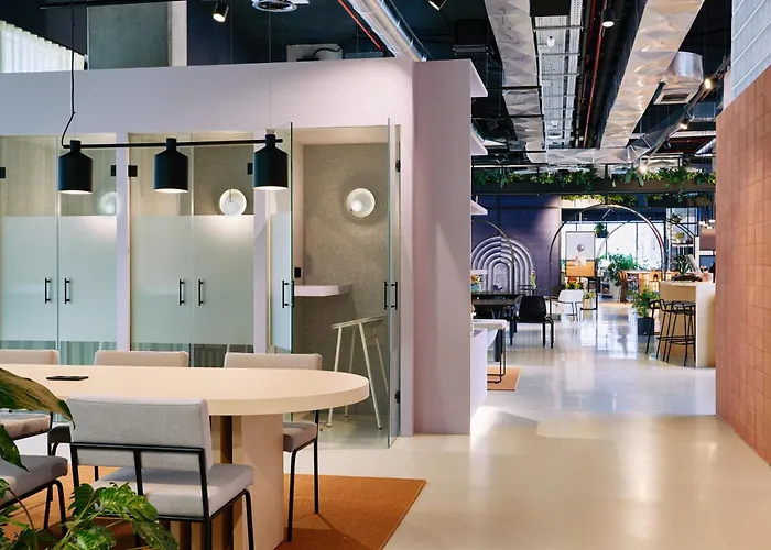 The Social Hub מלון 3*