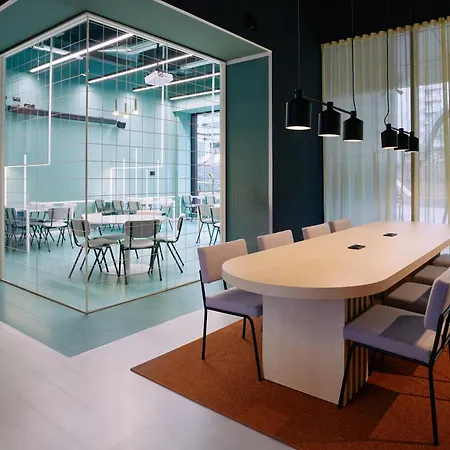 Отель The Social Hub