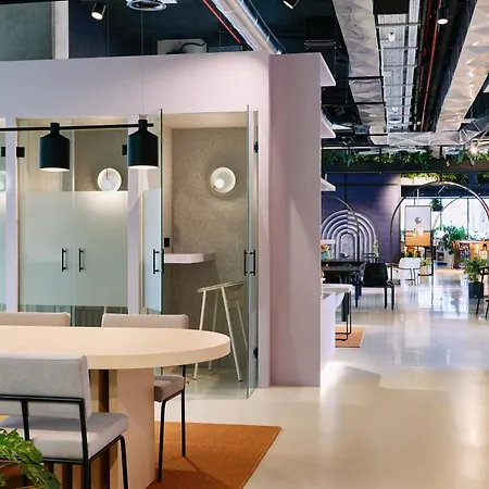 The Social Hub Отель 3*