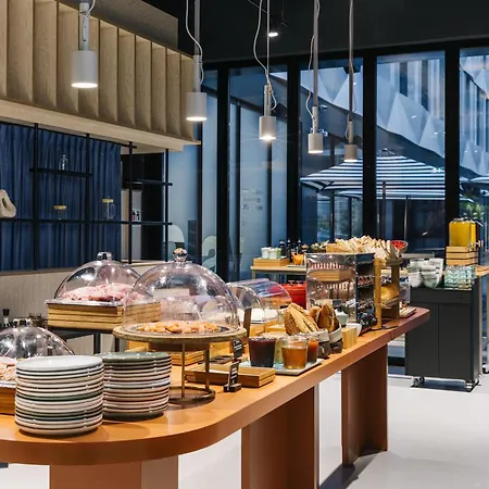 Hotel The Social Hub 3*