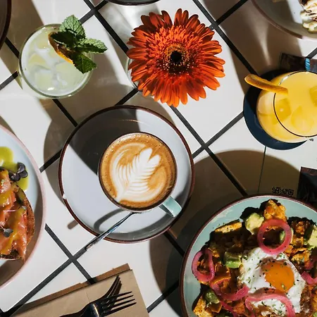 The Social Hub Отель