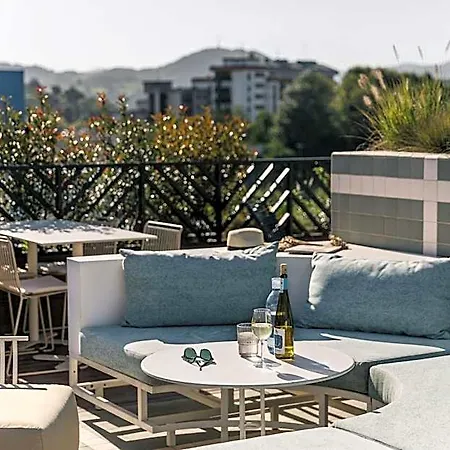 The Social Hub 3*
